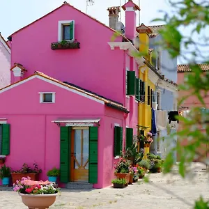  Hébergement de vacances Night Galleria - Bed & Art In - The Pink House Italie
